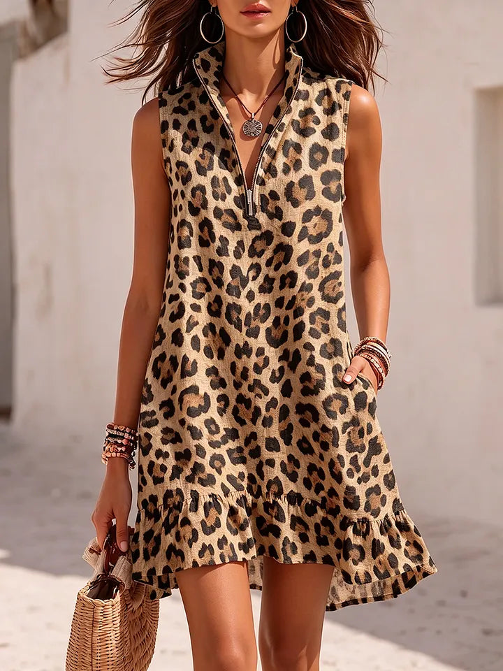 Vestido em algodão e linho com padrão leopardo, gola alta e fecho, em estilo vintage