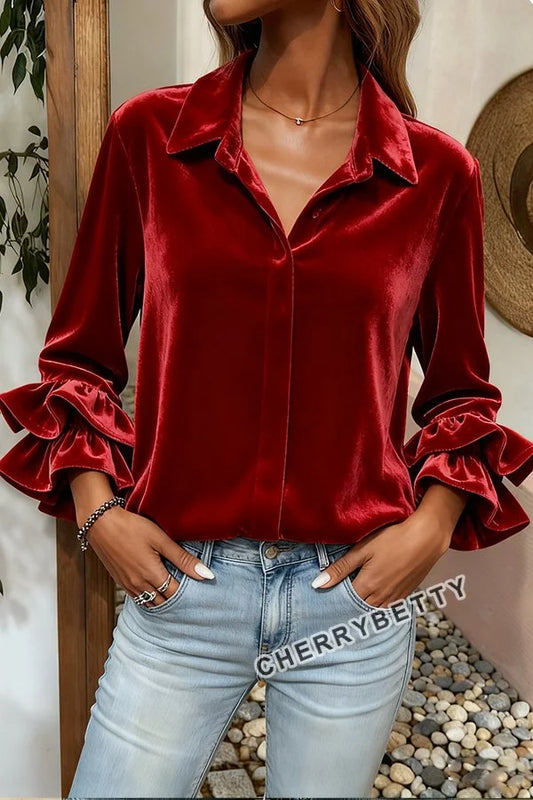 Blusa de veludo com mangas compridas e folho liso
