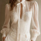 Elegante blusa retro em chiffon com renda e gola alta 2026